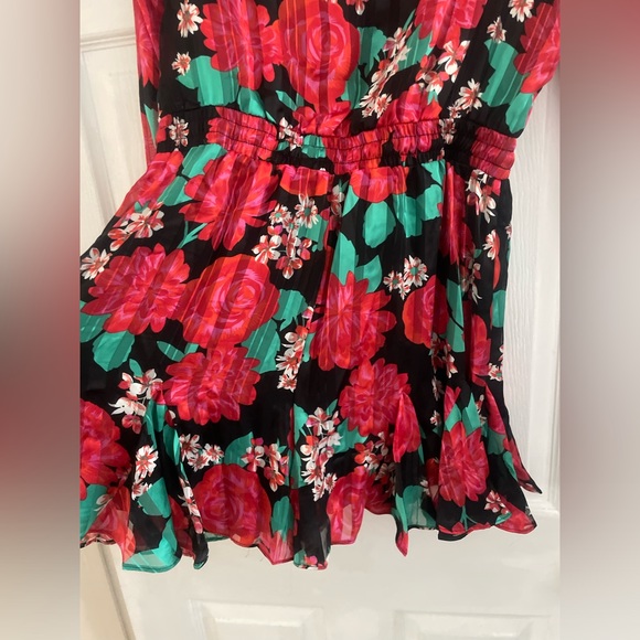 Flowy Romper/Dresses - Picture 5 of 7